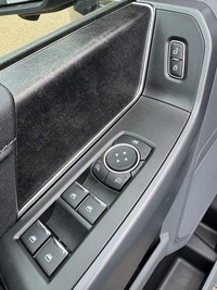 AMVIC Licensed Engine: Electric Motor Safety Equipment ABS And Driveline Traction Control Side Impac... (image 9)