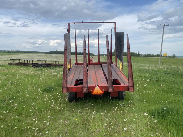 New Holland Stackliner Square Bale Stacker 1032 in Farming Equipment in Grande Prairie - Image 4