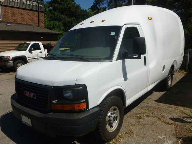 2015 GMC Savana Commercial Cutaway 3500 in Cars & Trucks in City of Toronto - Image 3