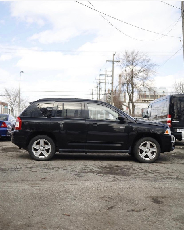 2009 Jeep Compass Sport in Cars & Trucks in City of Montréal - Image 4