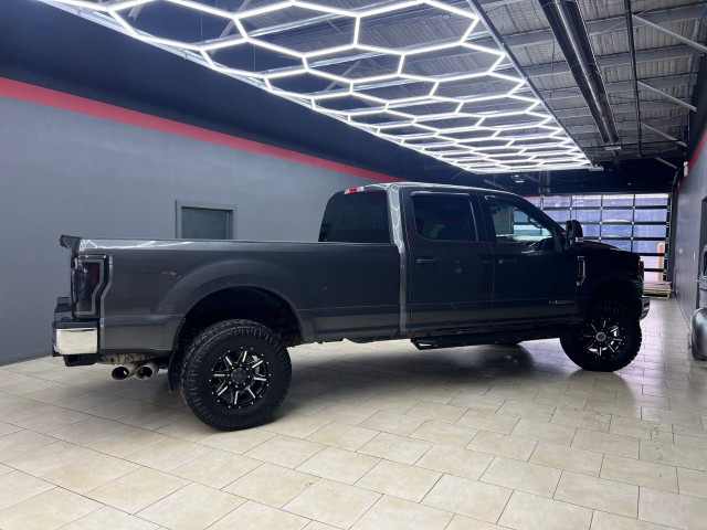 2018 Ford Super Duty F-350 SRW in Cars & Trucks in Edmonton - Image 2