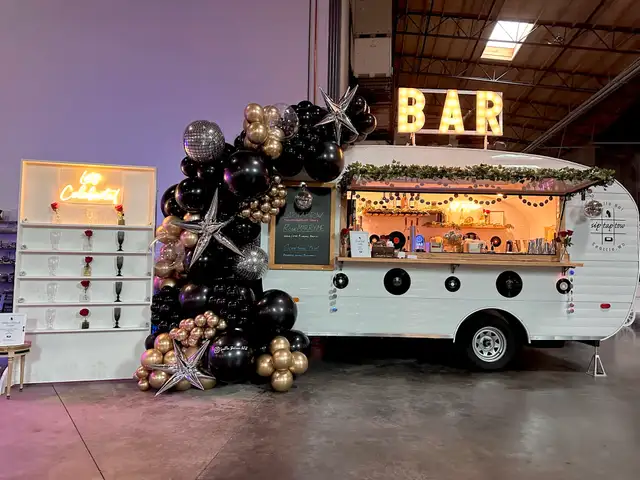 Mobile Bars - Ice Cream, Cofee, Bakery in Cargo & Utility Trailers in Hamilton - Image 27