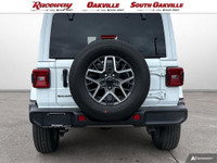 2025 JEEP WRANGLER 4-DOOR SAHARA 4X4 Bright White Black Mckinley Trimmed Seats 3.6L V6 Engine - Safe... (image 4)