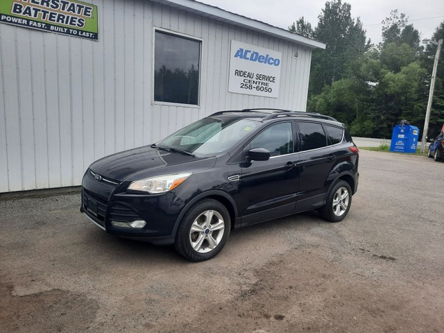 2014 FORD ESCAPE SE in Cars & Trucks in Ottawa