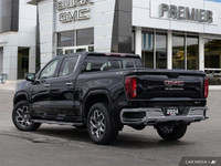 Odometer is 8573 kilometers below market average! Sie 2024 GMC Sierra 1500 SLT 4WD 10-Speed Automati... (image 3)
