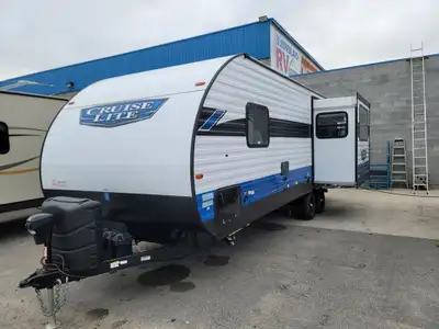 2023 Forest River Salem Cruise Lite West T254RLXL The Cruise Lite is a great way to introduce your f...