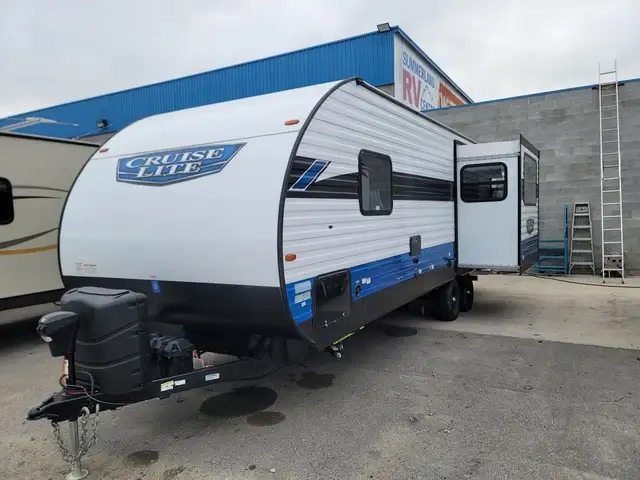 2023 Forest River Salem Cruise Lite West 253 RKXL in Travel Trailers & Campers in Penticton - Image 2