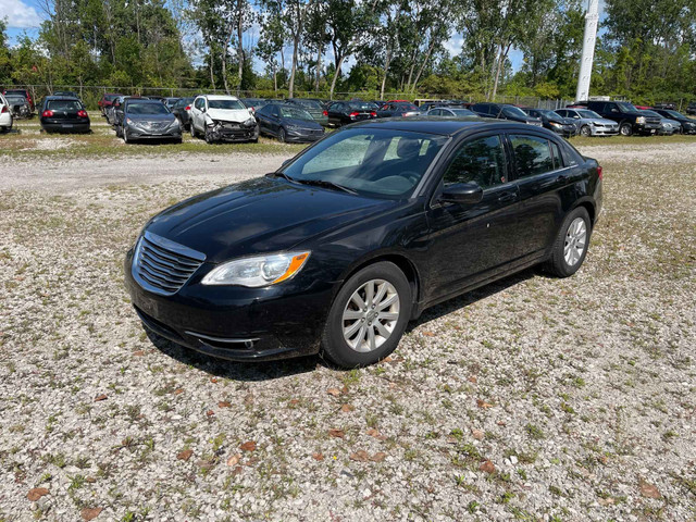 2014 Chrysler 200 Touring in Cars & Trucks in Barrie