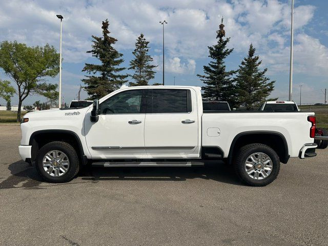 2025 Chevrolet Silverado 3500HD High Country in Cars & Trucks in Calgary - Image 2