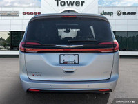Slide into the 2024 Chrysler Pacifica Pinnacle, a haven of comfort and versatility. This meticulousl... (image 3)