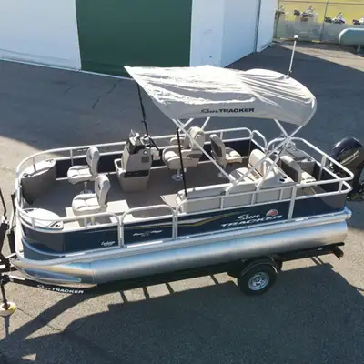 Bass Buggy 18 DLX -Best Pontoon Boat LIMITED SUPPLY MODEL $54,995 -$5,000 [SUPER SUMMER SALE] $49,99...