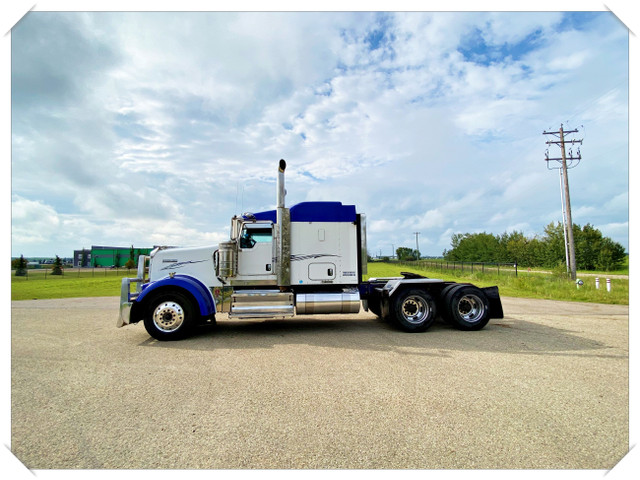 2013 Kenworth W900L Highway Tractor With Sleeper in Heavy Trucks in Red Deer - Image 2