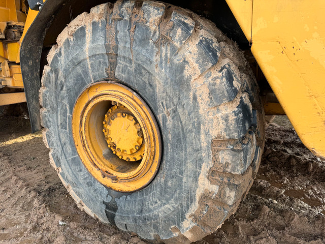 2006 Cat 740 6 Wheel Drive Articulating Rock Truck  in Heavy Equipment in Sudbury - Image 4