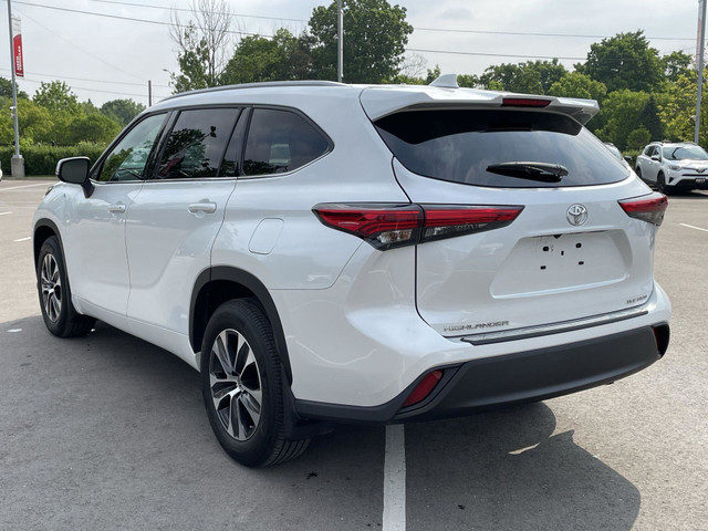 2022 Toyota Highlander XLE 1 OWNER,FULL SERVICE HISTORY,NEW O... in Cars & Trucks in City of Toronto - Image 3