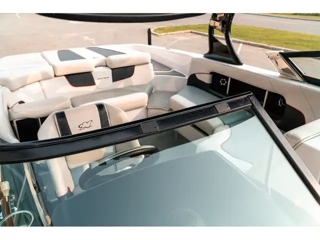 2009 Nautique 216V in Powerboats & Motorboats in Granby - Image 15