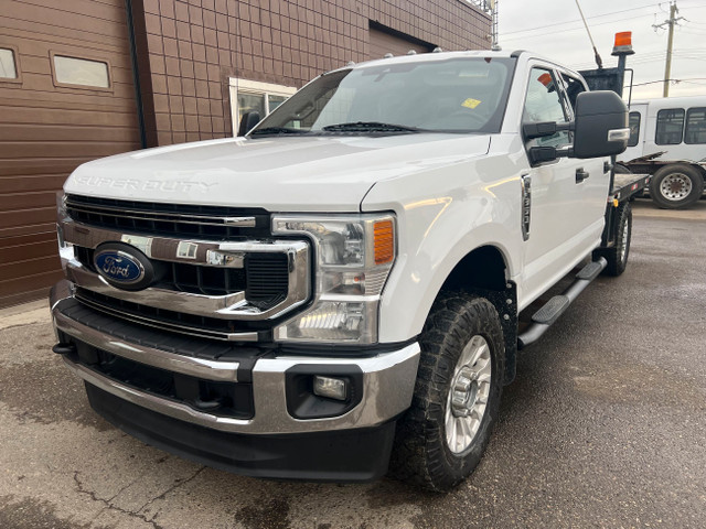 2020 Ford Super Duty F-350 SRW XLT Flat Deck in Cars & Trucks in Calgary - Image 2