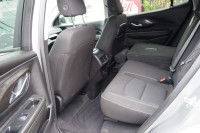 2024 GMC Terrain SLE AWD Versatile Roomy and Stylish All Wheel Drive Sport Utility. Only 10 000 kms... (image 5)