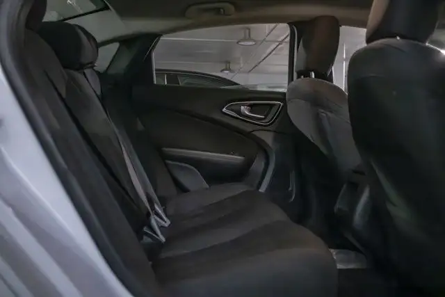 2016 Chrysler 200 LX in Cars & Trucks in Edmonton - Image 23