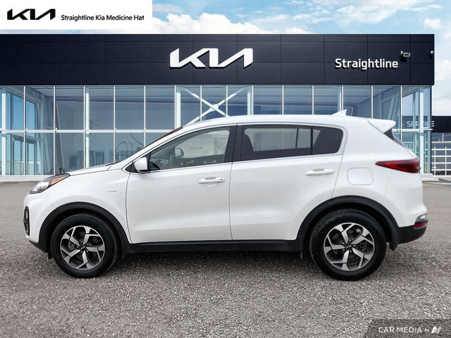 2020 Kia Sportage LX Heated Seats, Apple CarPlay, Highway-Ready  in Cars & Trucks in Medicine Hat - Image 4
