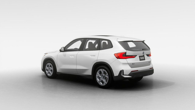 2025 BMW X1 xDrive28i | Confort supérieur | Premium Amélioré in Cars & Trucks in City of Montréal - Image 2