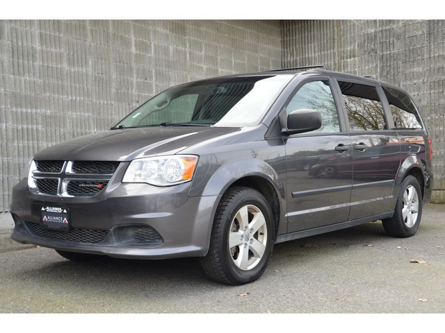 2017 Dodge Grand Caravan SE in Cars & Trucks in Burnaby/New Westminster - Image 2