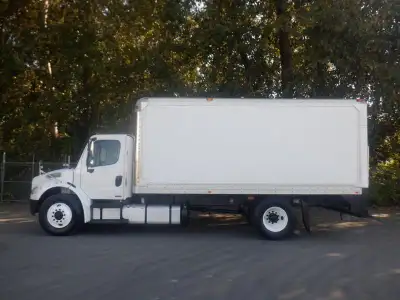 2011 Freightliner M2 106 18 foot Cube Van With Ramp Air Brakes Diesel, Cummins Engine. 6.7L L6 DIESE...
