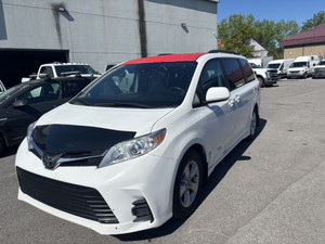 2018 Toyota Sienna LE