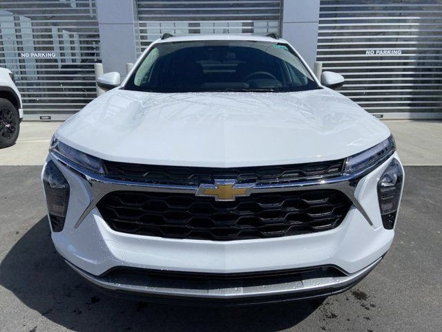 2025 Chevrolet Trax LT in Cars & Trucks in Calgary - Image 2