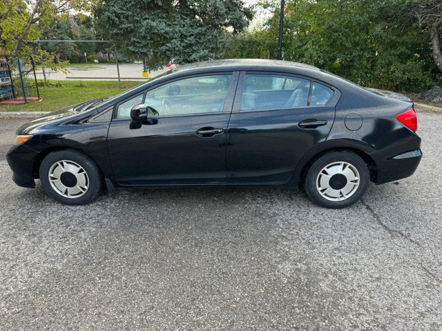2012 Honda Civic LX 4dr Sedan Manual in Cars & Trucks in City of Toronto - Image 3