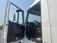 2020 VOLVO VNR64300;Heavy Duty Trucks - CONVENTIONAL W/O SLEEPER Penske Location 1610 ENTERPRISE RD... (image 8)