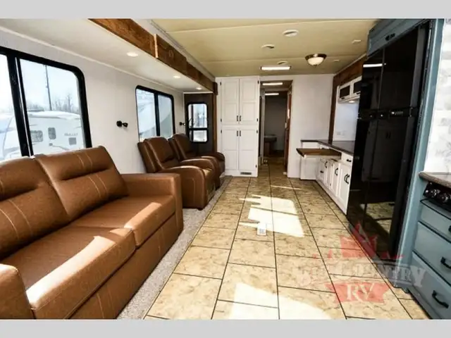 2010 Newmar Canyon Star 3855 in RVs & Motorhomes in Ottawa - Image 12