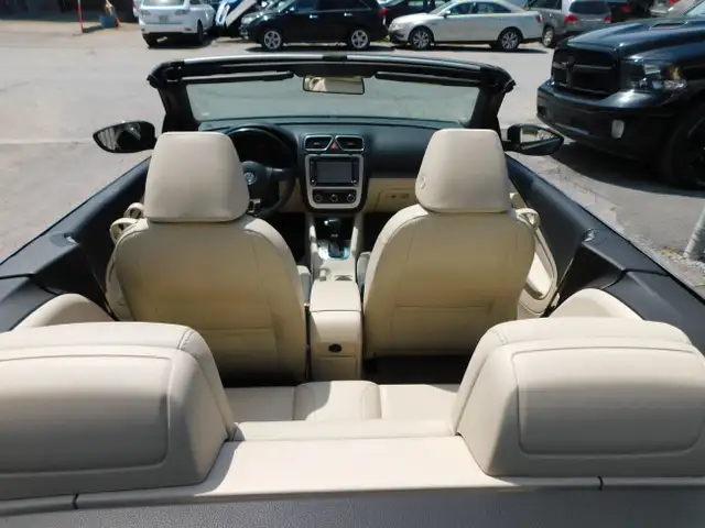 Volkswagen Eos Highline Cuir, Mags GPS Détecteurs Pare Choc Arr  in Cars & Trucks in City of Montréal - Image 40