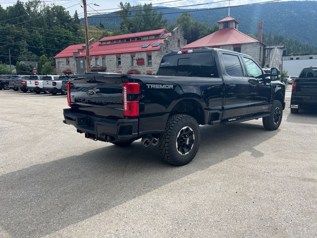 2025 Ford Super Duty F-350 SRW LARIAT EMPLOYEE PRICING IS BACK!! in Cars & Trucks in Nelson - Image 3