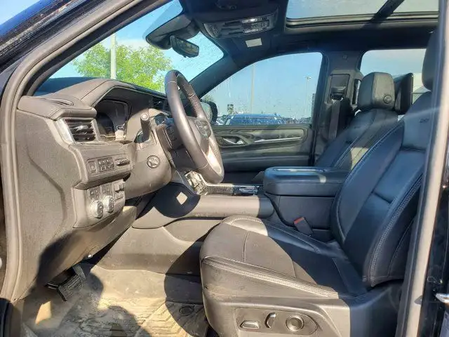 2023 GMC Yukon XL Denali Reserve 6.2L in Cars & Trucks in Strathcona County - Image 9