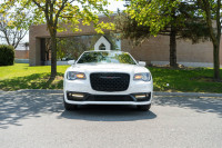 2022 CHRYSLER 300 S AWD COMES WITH ALPINE SOUND SYSTEM, PANORAMIC SUNROOF, LEATHER SEATS, APPLE CARP... (image 1)