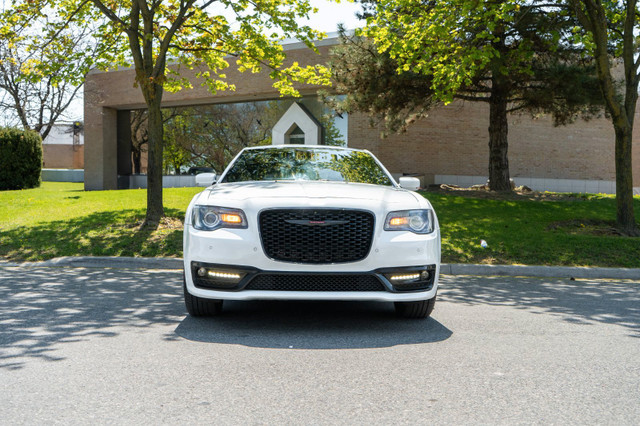2022 Chrysler 300 300S AWD in Cars & Trucks in Mississauga / Peel Region - Image 2
