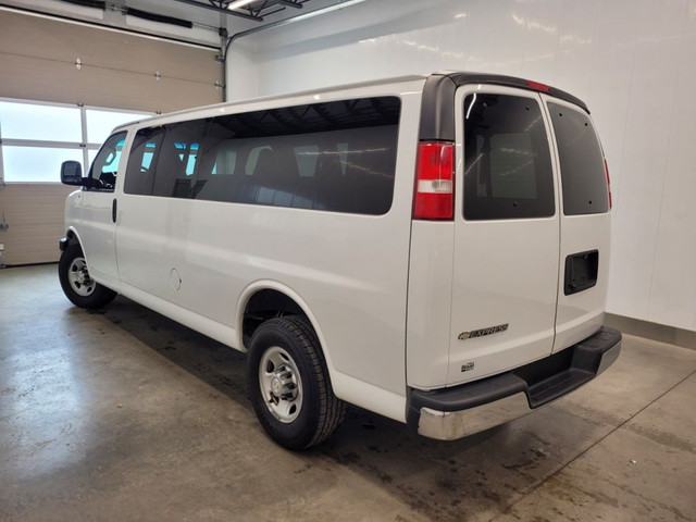 2018 Chevrolet Express Passenger LT 12 passagers***Moteur 4.3L!! in Cars & Trucks in Thetford Mines - Image 2
