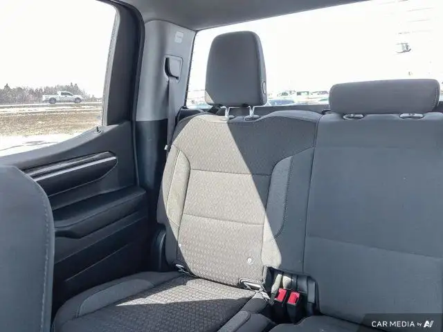 2023 GMC Sierra 1500 SLE Crew Cab 4x4 | Clean Carfax in Cars & Trucks in Brandon - Image 13