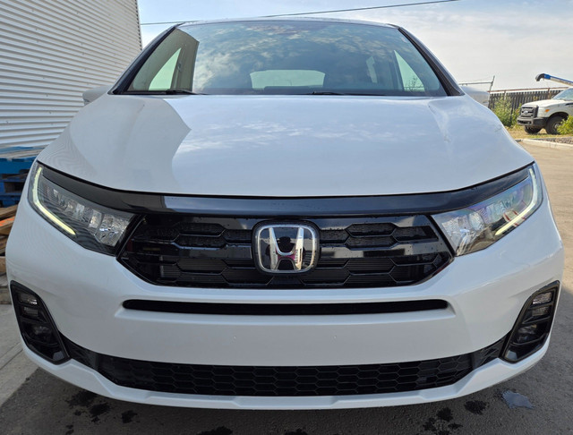 2025 Honda Odyssey Touring **POWER LIFTGATE AND SIDE DOORS**M... in Cars & Trucks in Grande Prairie - Image 2