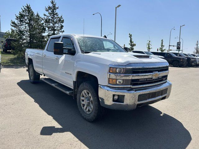 2018 Chevrolet Silverado 3500HD LT 6.6L in Cars & Trucks in Strathcona County - Image 2