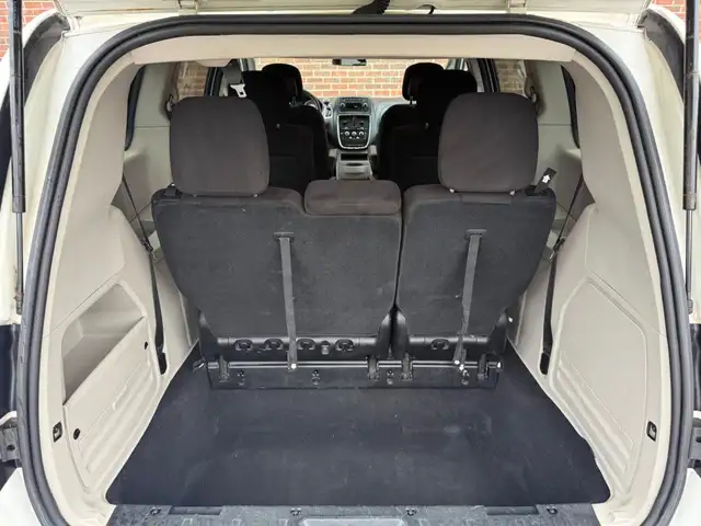 2012 Dodge Grand Caravan SXT | ONE OWNER | STOW N GO | MULTI-FUN in Cars & Trucks in Oshawa / Durham Region - Image 21