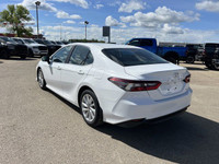 This Toyota Camry delivers a Regular Unleaded I-4 2.5 L/152 engine powering this Automatic transmiss... (image 5)