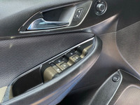 Sunroof, apple carplay/android auto, 10 airbags, safety package, heated front seats, remote start, p... (image 8)