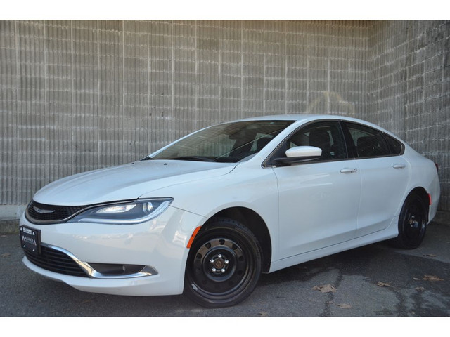 2015 Chrysler 200 Limited W/Backup Camera/Bluetooth/Heated Seats in Cars & Trucks in Burnaby/New Westminster