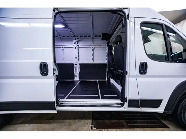 2024 Ram ProMaster Cargo Van 2500 SLT Extended High Roof Cargo V in Cars & Trucks in Red Deer - Image 25