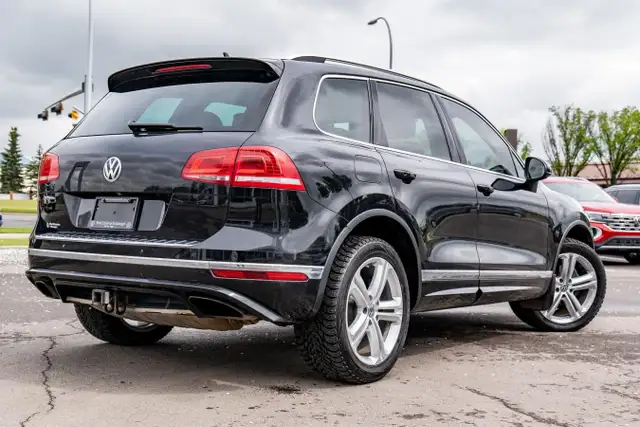 2016 Volkswagen Touareg Execline in Cars & Trucks in Edmonton - Image 3