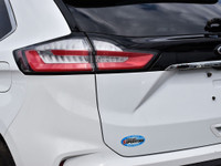Zoom into Fun with This 2019 Ford Edge! Buckle up for a wild ride in this 2019 Ford Edge with 132,44... (image 7)
