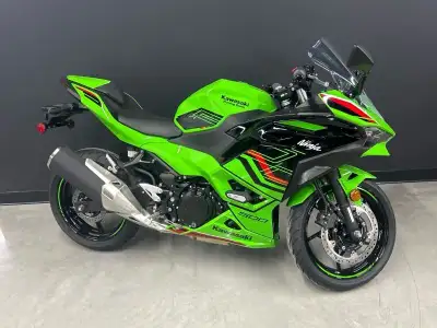 Kawasaki NINJA 500 SE KRT 2024 Moteur bicylindre parallèle de 451 ccChâssis léger et maniableStyle N...