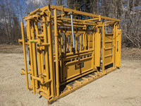 Tuff Cattle Squeeze with Built in Palpation Cage