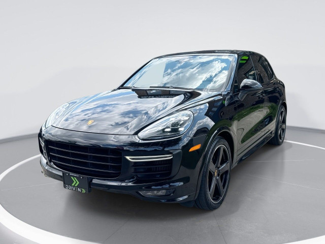 2017 Porsche Cayenne in Cars & Trucks in Markham / York Region